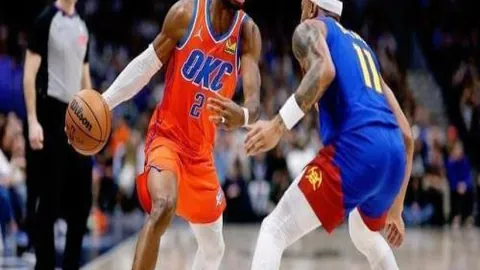 长春亚泰基地迎接“小雪”挑战，开启天然草坪保暖新篇章！